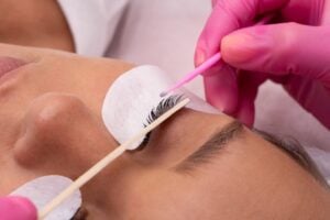 Lash extension school in Illinois