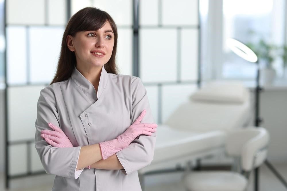 How to Become a Medical Esthetician 1 medical esthetician student in Illinois