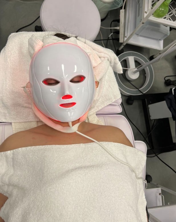 Red Light therapy in Cosmetology Training Illinois