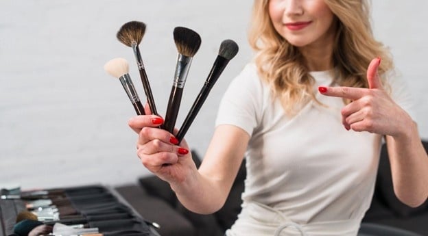 freelance makeup artist kit essentials
