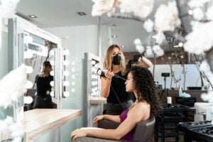 the best cosmetology school in Illinois